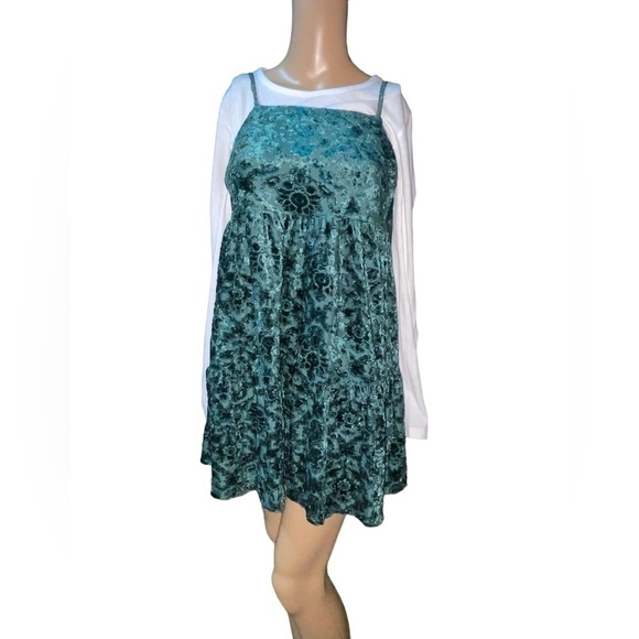 Wild Fable™ Women's Sleeveless Tiered Velvet Dress. Green. Size-Medium NWT - Picture 1 of 6